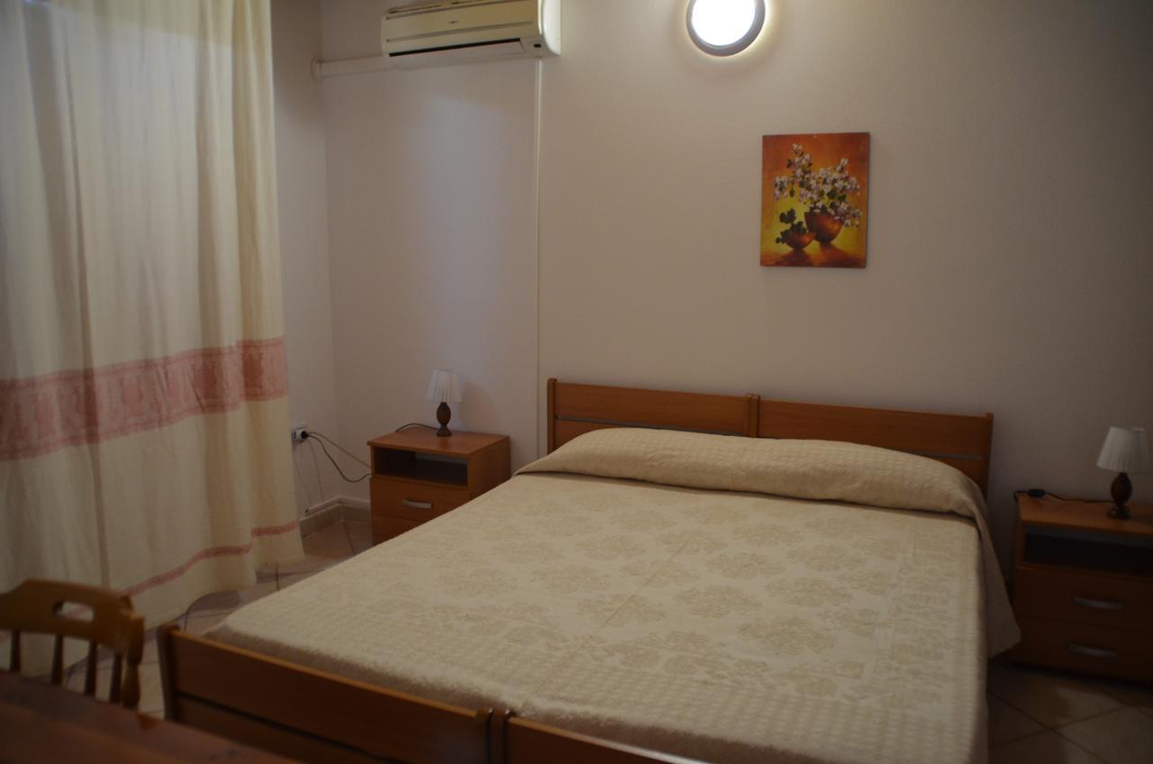 Agriturismo Agrifoglio San Giovanni Suèrgiu Екстериор снимка